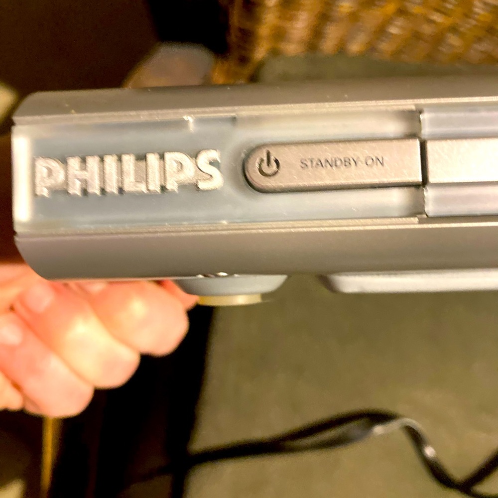 Philips DVD player w remote control